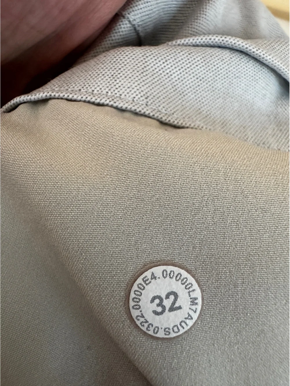 Lululemon Mens Size 32 Light Gray Chino Shorts Flat Front Casual Golf